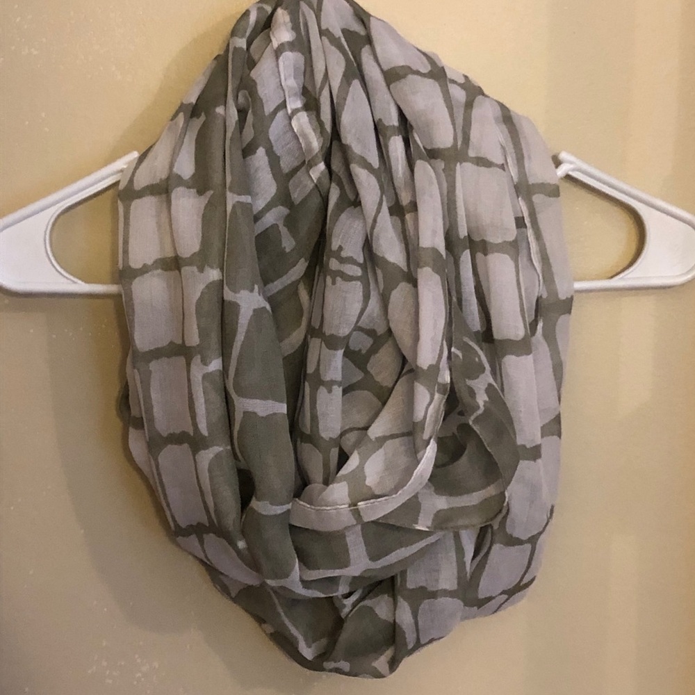 Infinity scarf NWOT